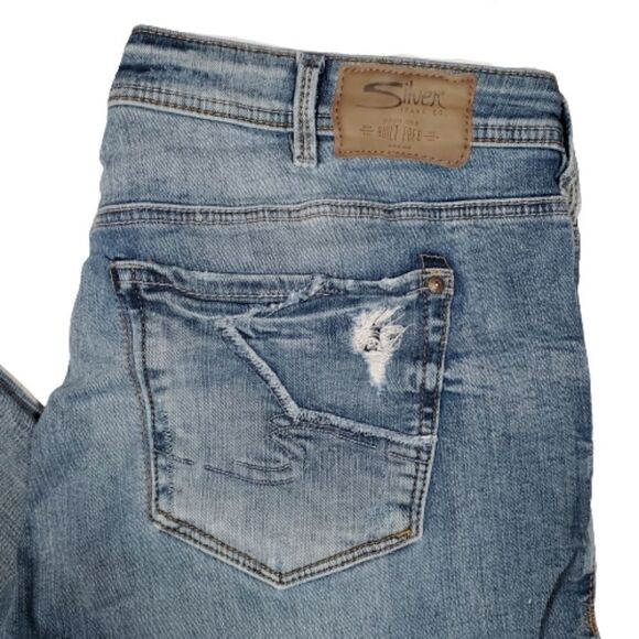 Silver Kenni Distressed Ankle/Cropped Jeans. Tapered. High-waisted. Size 18 - Picture 6 of 14